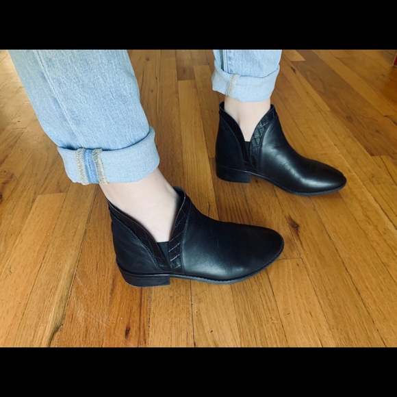 Steve Madden CRAYN Black Booties Size 7 - Picture 12 of 12